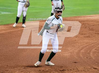 Thumbnail 1 in Melissa vs. Harlingen South (UIL 5A Softball Final) photogallery.