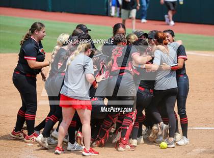 Thumbnail 2 in Melissa vs. Harlingen South (UIL 5A Softball Final) photogallery.