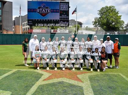 Thumbnail 1 in Melissa vs. Harlingen South (UIL 5A Softball Final) photogallery.