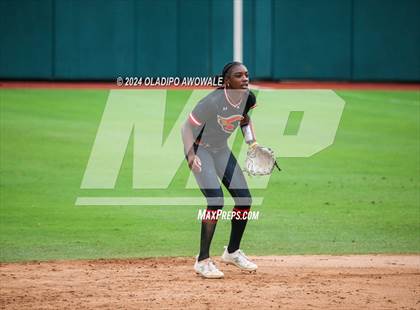 Thumbnail 2 in Melissa vs. Harlingen South (UIL 5A Softball Final) photogallery.