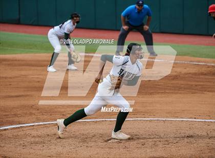 Thumbnail 1 in Melissa vs. Harlingen South (UIL 5A Softball Final) photogallery.