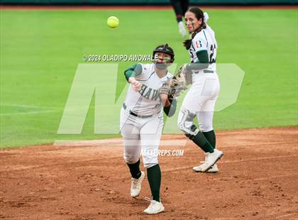 Thumbnail 1 in Melissa vs. Harlingen South (UIL 5A Softball Final) photogallery.