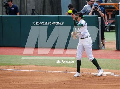 Thumbnail 1 in Melissa vs. Harlingen South (UIL 5A Softball Final) photogallery.