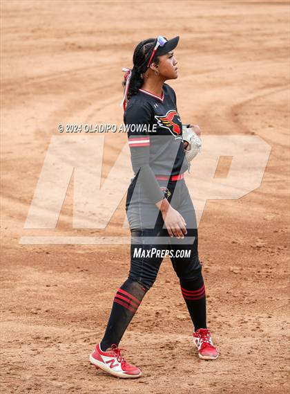 Thumbnail 3 in Melissa vs. Harlingen South (UIL 5A Softball Final) photogallery.