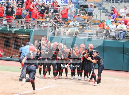 Thumbnail 1 in Melissa vs. Harlingen South (UIL 5A Softball Final) photogallery.