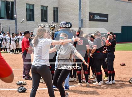 Thumbnail 1 in Melissa vs. Harlingen South (UIL 5A Softball Final) photogallery.