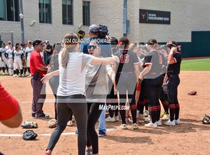 Thumbnail 2 in Melissa vs. Harlingen South (UIL 5A Softball Final) photogallery.