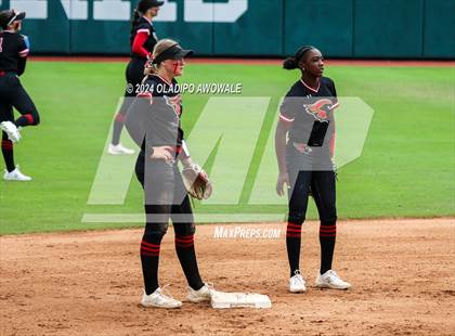 Thumbnail 1 in Melissa vs. Harlingen South (UIL 5A Softball Final) photogallery.