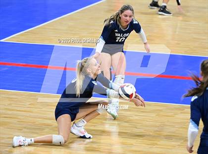 Thumbnail 2 in Valor Christian vs. Grandview (CHSAA 5 A Round 2) photogallery.