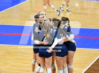 Thumbnail 3 in Valor Christian vs. Grandview (CHSAA 5 A Round 2) photogallery.