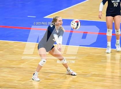 Thumbnail 3 in Valor Christian vs. Grandview (CHSAA 5 A Round 2) photogallery.