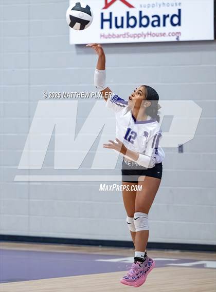 Thumbnail 3 in JV: Fayetteville Christian @ Village Christian Academy photogallery.