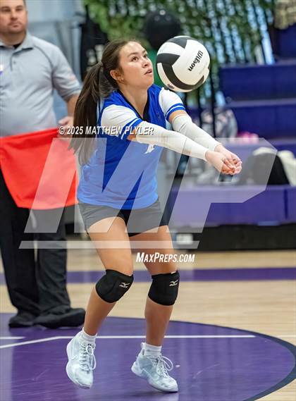 Thumbnail 1 in JV: Fayetteville Christian @ Village Christian Academy photogallery.