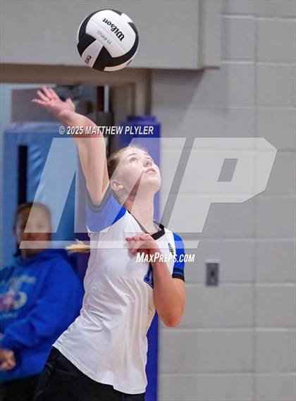 Thumbnail 3 in JV: Fayetteville Christian @ Village Christian Academy photogallery.