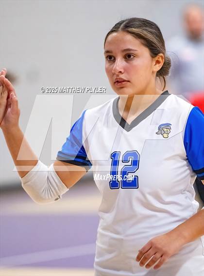 Thumbnail 2 in JV: Fayetteville Christian @ Village Christian Academy photogallery.