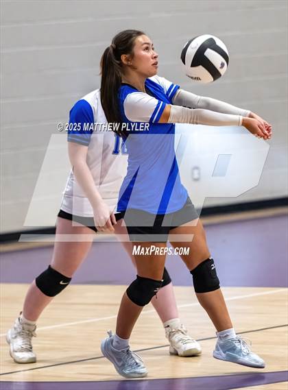 Thumbnail 1 in JV: Fayetteville Christian @ Village Christian Academy photogallery.