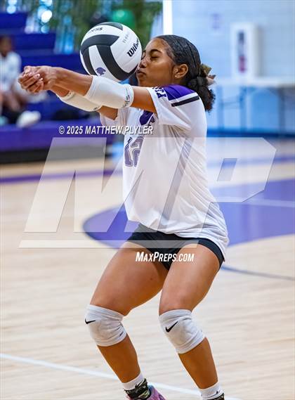 Thumbnail 1 in JV: Fayetteville Christian @ Village Christian Academy photogallery.