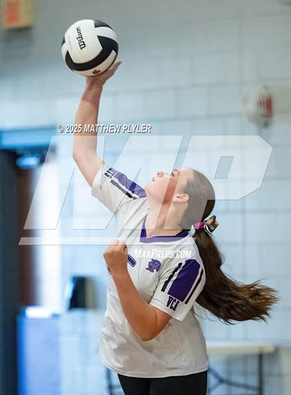 Thumbnail 2 in JV: Fayetteville Christian @ Village Christian Academy photogallery.