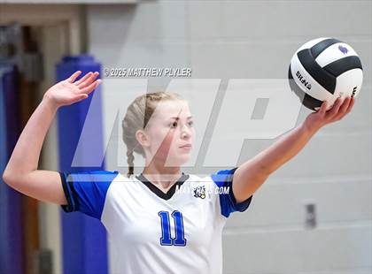 Thumbnail 3 in JV: Fayetteville Christian @ Village Christian Academy photogallery.