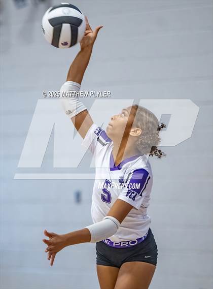 Thumbnail 3 in JV: Fayetteville Christian @ Village Christian Academy photogallery.