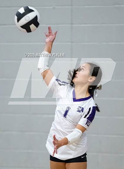 Thumbnail 2 in JV: Fayetteville Christian @ Village Christian Academy photogallery.