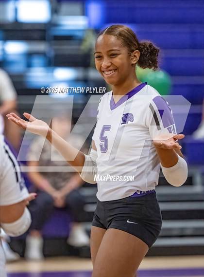 Thumbnail 3 in JV: Fayetteville Christian @ Village Christian Academy photogallery.