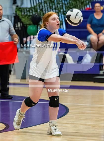 Thumbnail 3 in JV: Fayetteville Christian @ Village Christian Academy photogallery.