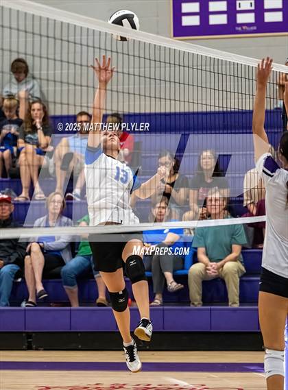 Thumbnail 2 in JV: Fayetteville Christian @ Village Christian Academy photogallery.