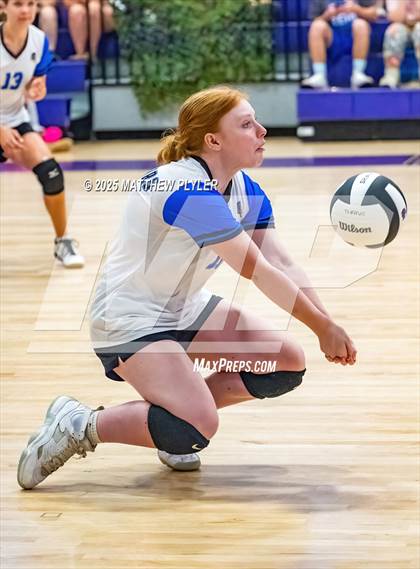 Thumbnail 2 in JV: Fayetteville Christian @ Village Christian Academy photogallery.