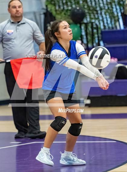 Thumbnail 3 in JV: Fayetteville Christian @ Village Christian Academy photogallery.