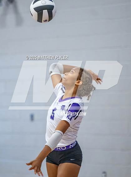 Thumbnail 2 in JV: Fayetteville Christian @ Village Christian Academy photogallery.