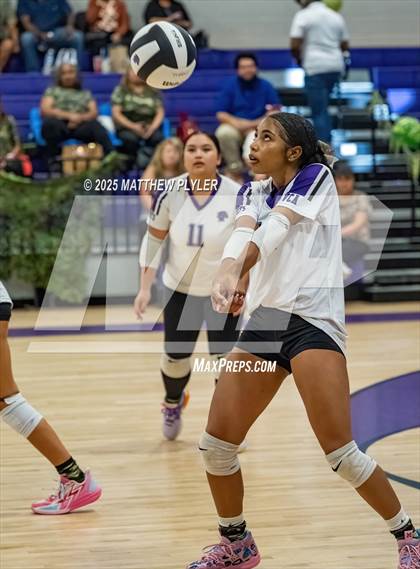 Thumbnail 3 in JV: Fayetteville Christian @ Village Christian Academy photogallery.