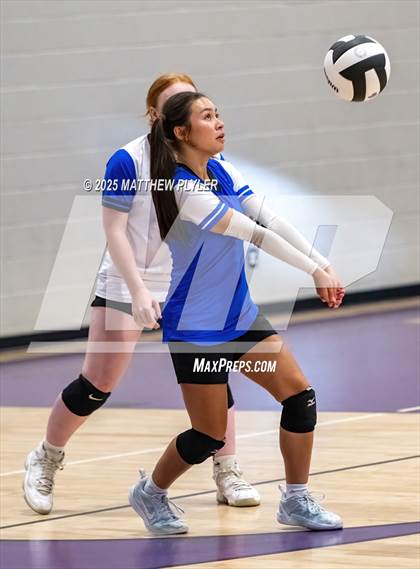 Thumbnail 3 in JV: Fayetteville Christian @ Village Christian Academy photogallery.