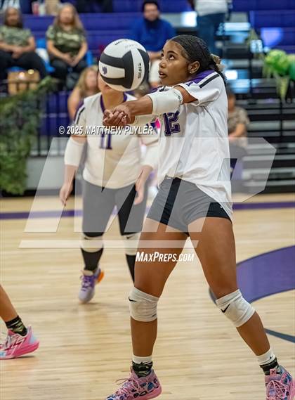 Thumbnail 1 in JV: Fayetteville Christian @ Village Christian Academy photogallery.