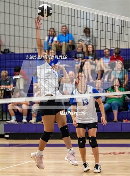 Thumbnail 1 in JV: Fayetteville Christian @ Village Christian Academy photogallery.