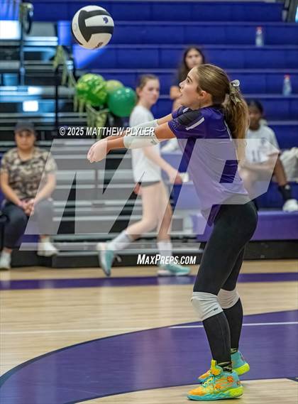 Thumbnail 3 in JV: Fayetteville Christian @ Village Christian Academy photogallery.