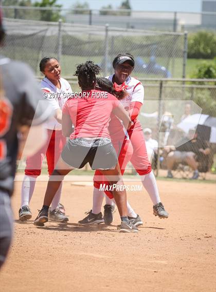 Thumbnail 1 in View Park vs. Huntington Park (CIF LACS D3 Final) photogallery.