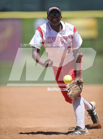 Thumbnail 2 in View Park vs. Huntington Park (CIF LACS D3 Final) photogallery.