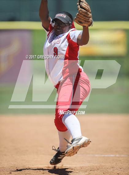 Thumbnail 1 in View Park vs. Huntington Park (CIF LACS D3 Final) photogallery.