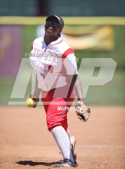 Thumbnail 3 in View Park vs. Huntington Park (CIF LACS D3 Final) photogallery.