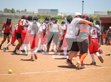 Thumbnail 1 in View Park vs. Huntington Park (CIF LACS D3 Final) photogallery.