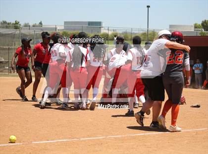 Thumbnail 2 in View Park vs. Huntington Park (CIF LACS D3 Final) photogallery.