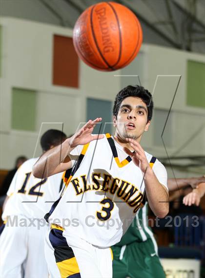 Thumbnail 1 in El Segundo vs. St. Monica (El Segundo Tournament) photogallery.