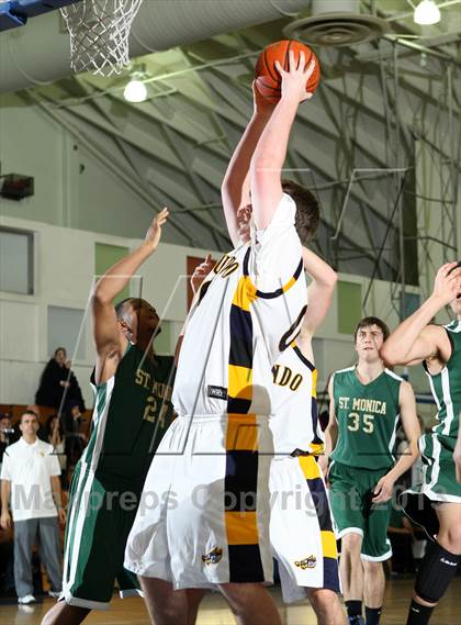 Thumbnail 1 in El Segundo vs. St. Monica (El Segundo Tournament) photogallery.