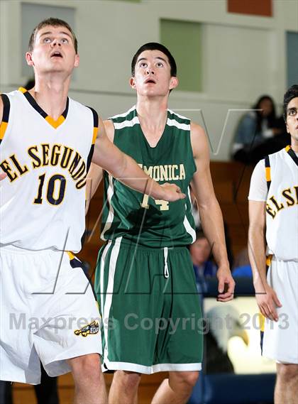 Thumbnail 1 in El Segundo vs. St. Monica (El Segundo Tournament) photogallery.