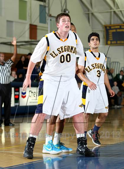Thumbnail 2 in El Segundo vs. St. Monica (El Segundo Tournament) photogallery.