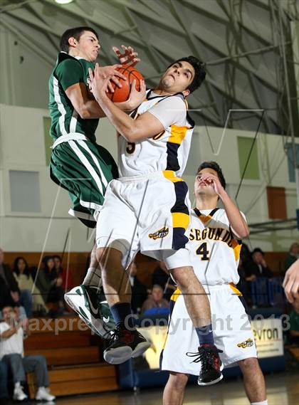 Thumbnail 3 in El Segundo vs. St. Monica (El Segundo Tournament) photogallery.