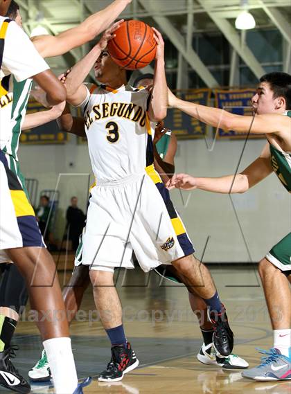 Thumbnail 1 in El Segundo vs. St. Monica (El Segundo Tournament) photogallery.
