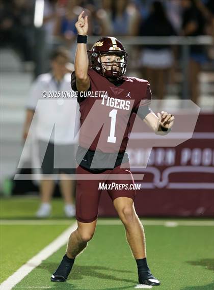Thumbnail 1 in Harker Heights @ Dripping Springs photogallery.