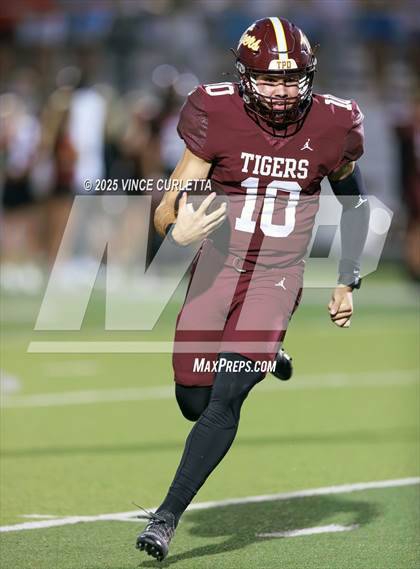 Thumbnail 3 in Harker Heights @ Dripping Springs photogallery.